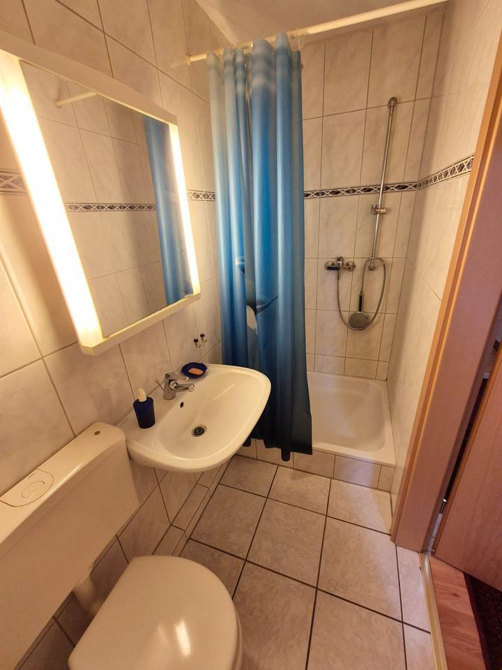 Provisionsfreie 5-Zimmer Wohnung über 2 Etagen + eigener Haustür