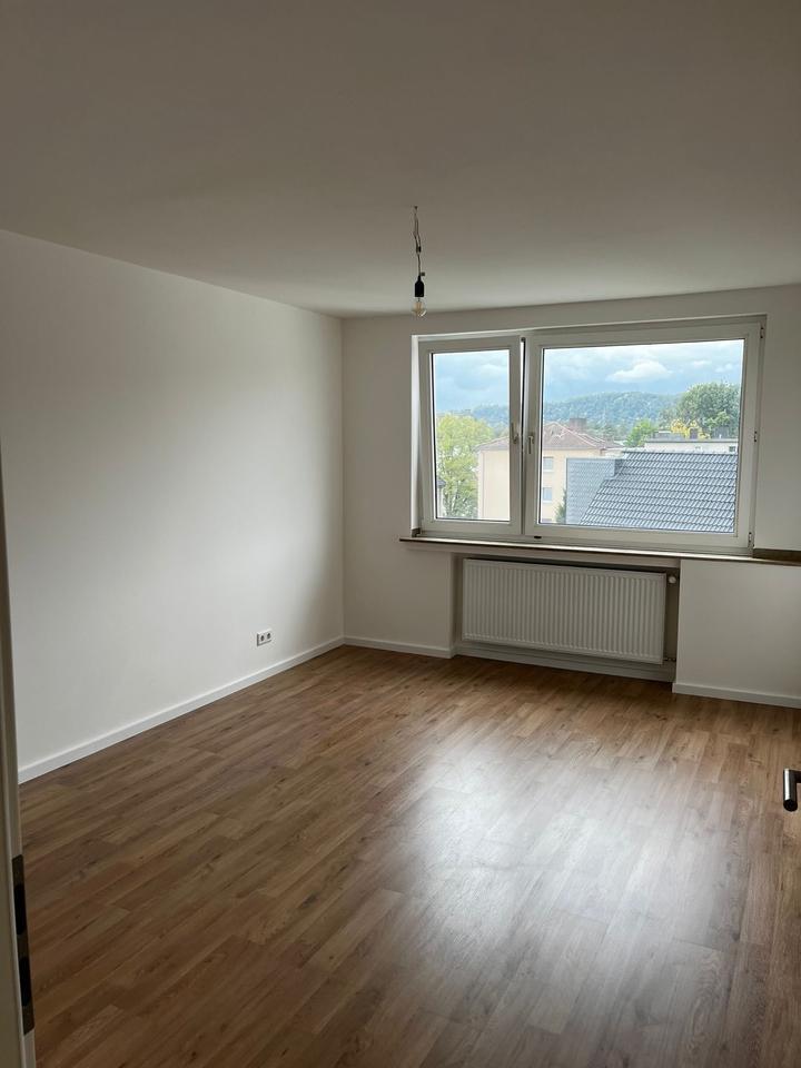 Biete eine frisch sanierte Wohnung zum Verkauf an