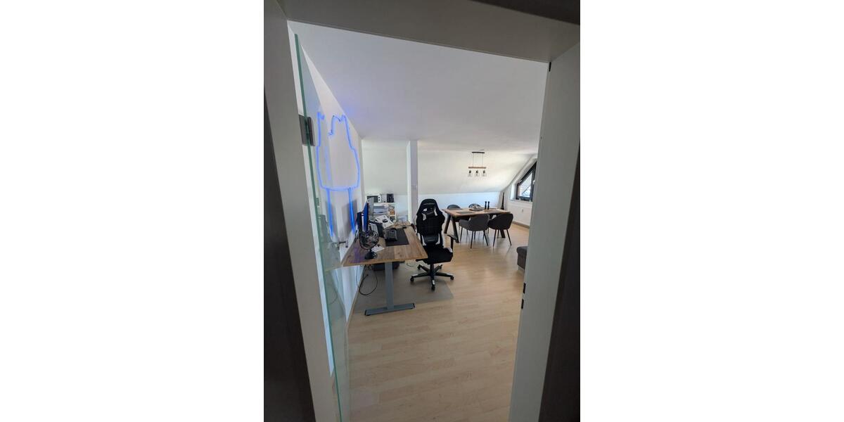 Dachgeschoßwohnung Gelsenkirchen Erle - 2.5 Zimmer, 68 m&sup2;, 680&euro; | Angebot:26072220