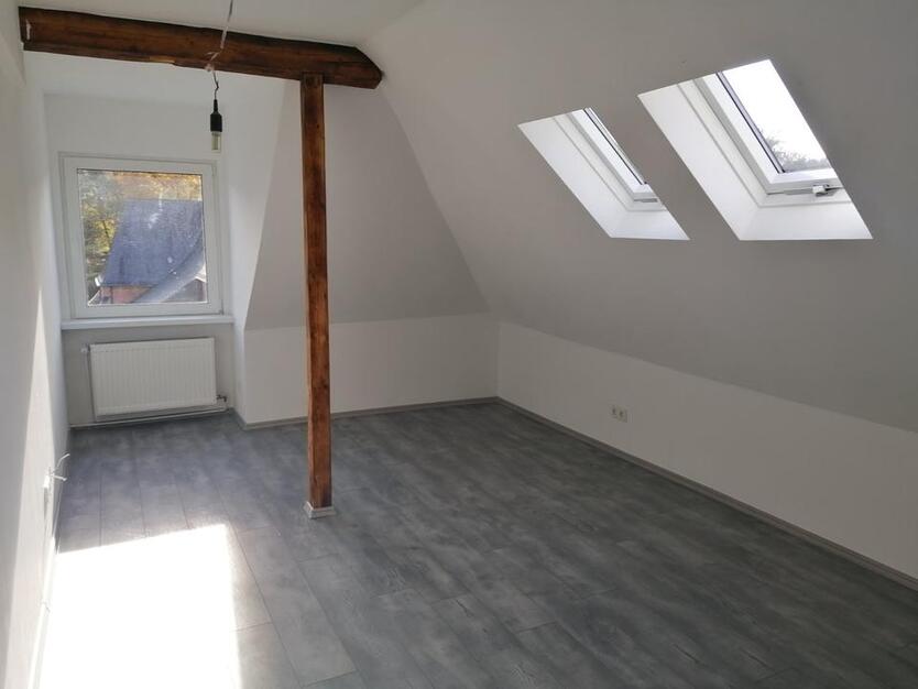 3-Zimmer Dachgeschosswohnung mit Klimaanlage zimmer