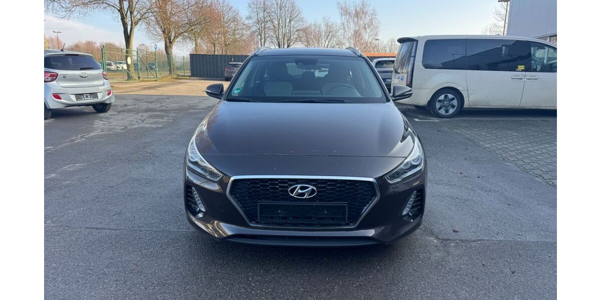 Hyundai i30 85.000 km 11.599 &euro; Gelsenkirchen 45879