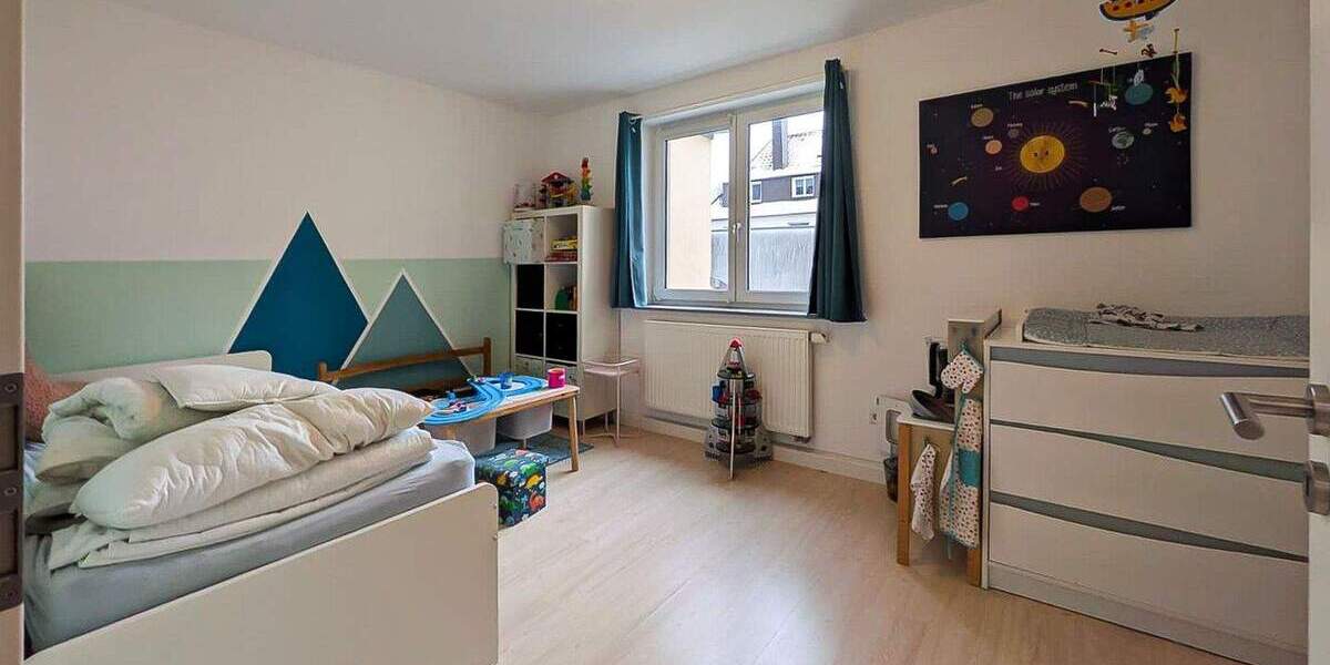 Etagenwohnung Bochum Gerthe - 7 Zimmer, 172 m&sup2;, 400.000&euro; | Angebot:25815148