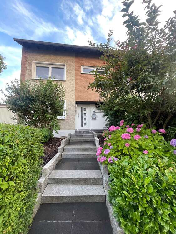 Haus zum Mieten in Dortmund 2.500 € 216 m²