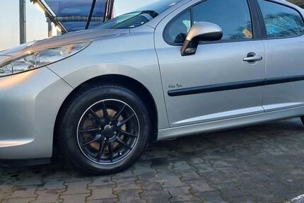 Peugeot 207 140.000 km 3.950 &euro; Marl 45770