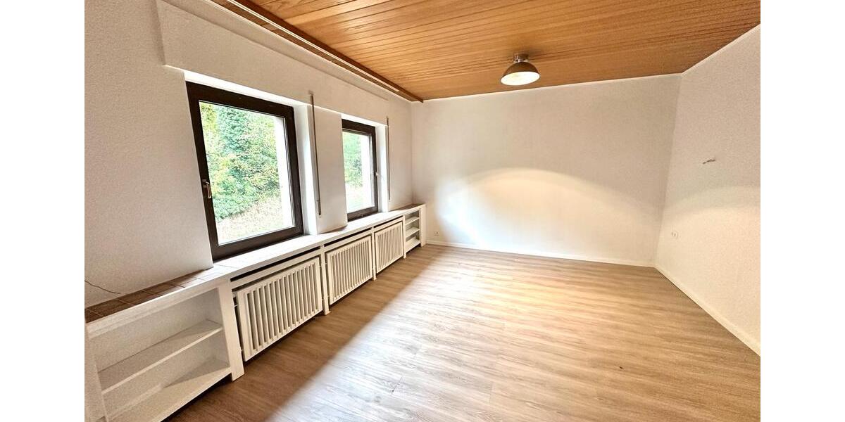 Doppelhaushälfte Iserlohn - 8 Zimmer, 155 m&sup2;, 1.399&euro; | Angebot:26248494