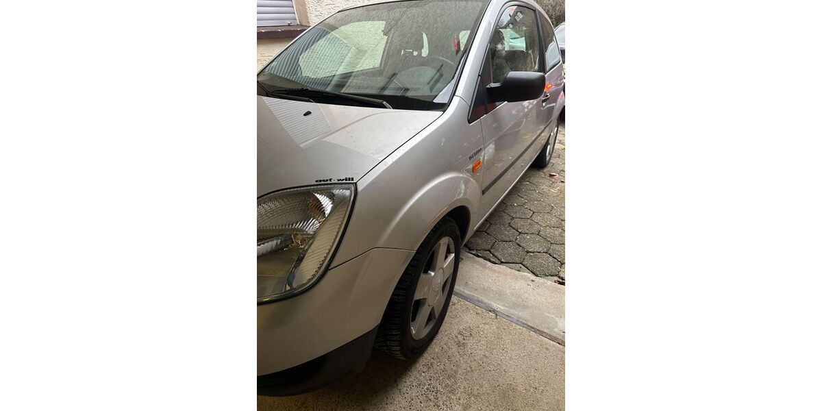 Ford Fiesta 56.000 km 2.999 &euro; Hemer 58675