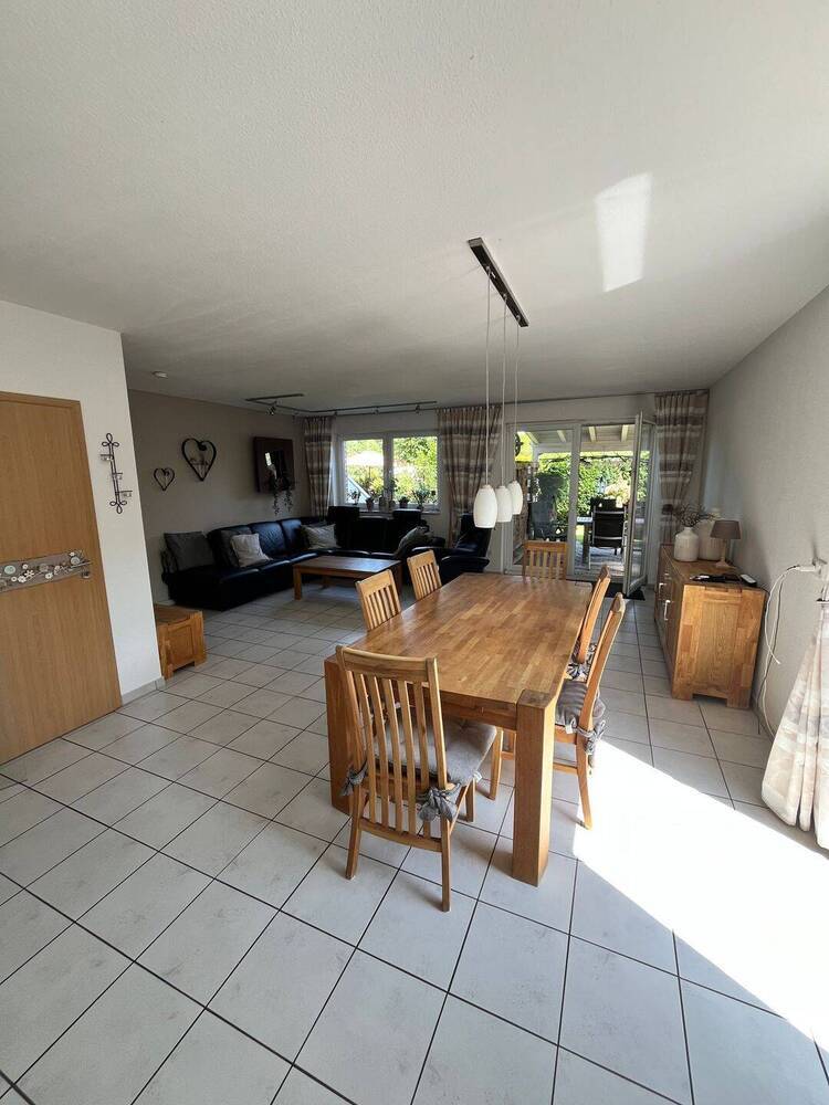 Einfamilienhaus mit Terrasse und gr. Garten