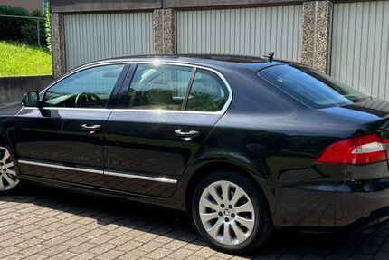 Skoda Superb 172.800 km 9.150 &euro; Bochum 44879