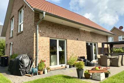 Haus zum Mieten in Wedel 2.080 € 137 m²