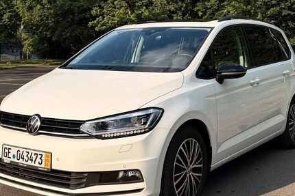 VW Touran 159.902 km 18.749 &euro; Herne 44651