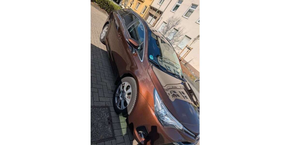 Toyota Avensis 128.000 km 7.490 &euro; Nachrodt (Nachrodt-Wiblingwerde) 58769