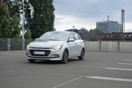 Hyundai i20 100.000 km 8.000 &euro; Bochum 44803