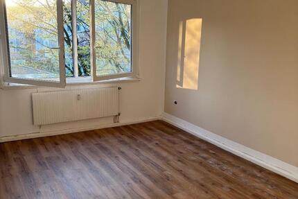 Renovierte Wohnung in Essen-Holsterhausen Uni Nähe zimmer