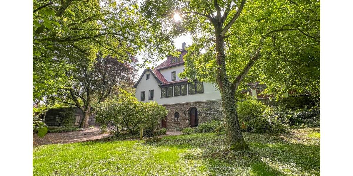 Historisches Herrenhaus im Hagener Süden, aufgeteilt in zwei Eigentumswohnungen 1 zimmer