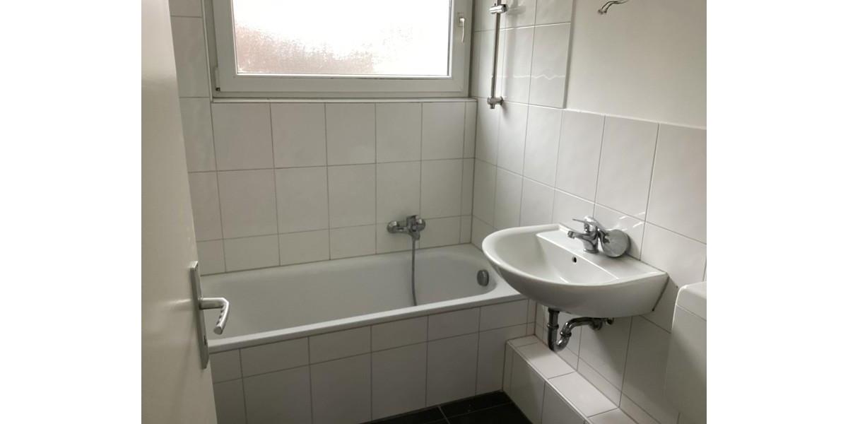 Etagenwohnung Gelsenkirchen Ückendorf - 4 Zimmer, 70 m&sup2;, 623&euro; | Angebot:24268847