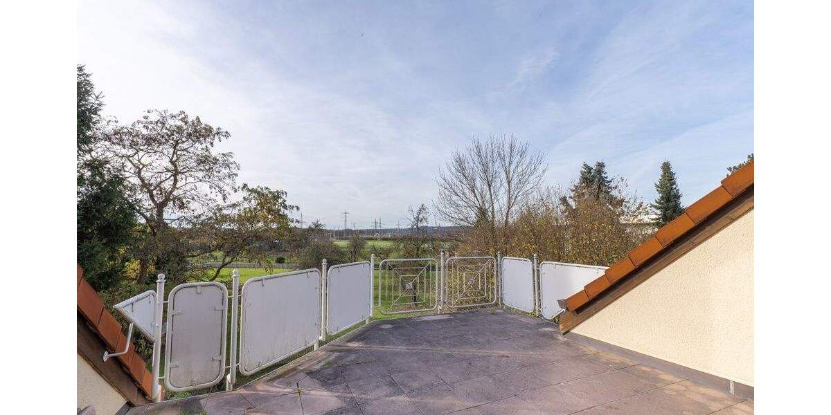 Schöne ca. 135 m² große 4-Zimmer-Maisonettewohnung mit Dachatelier und Westloggia in Garenfeld! 4 zimmer