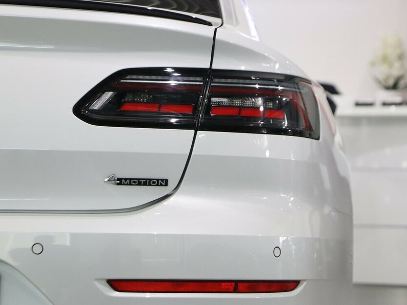 Arteon 2.0 TSI DSG 4M HIGHLINE R-LINE / SCHÖN /
