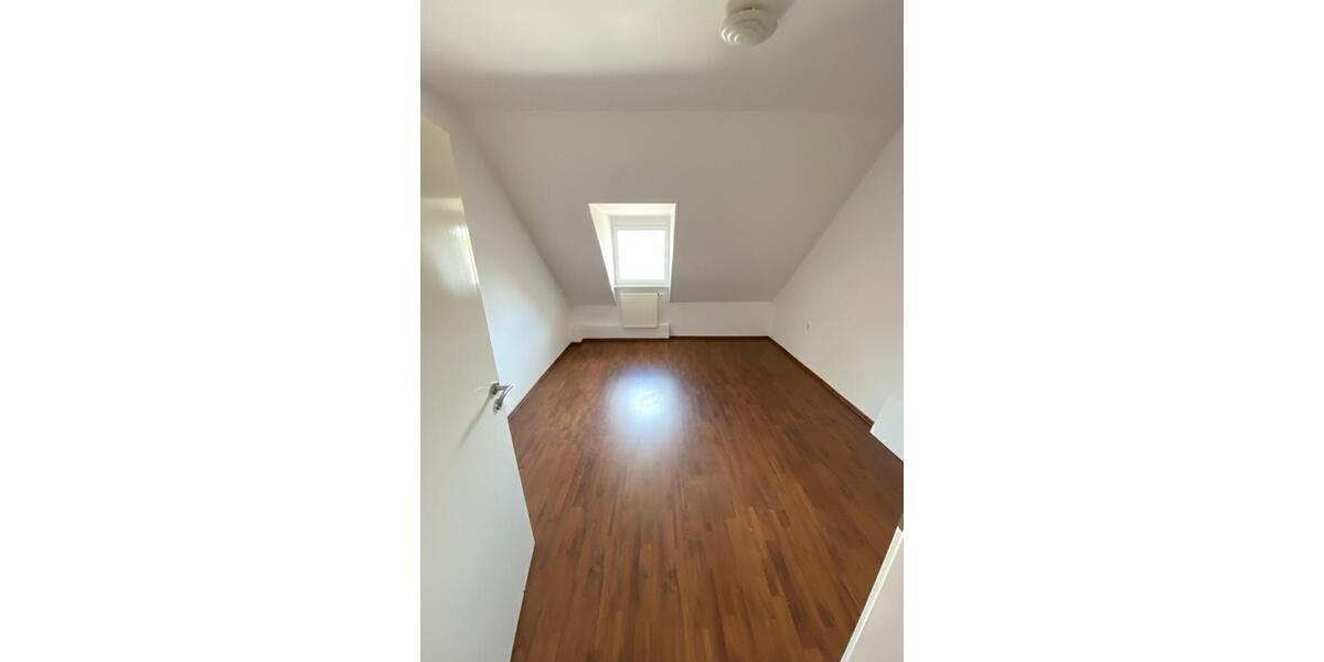 Dachgeschoßwohnung Hagen Hagen-Mitte - 3 Zimmer, 85 m&sup2;, 139.000&euro; | Angebot:24776629