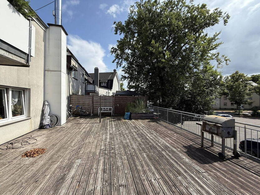 2,5-Zimmer Eigentumswohnung mit fast 100 m² Dachterrasse