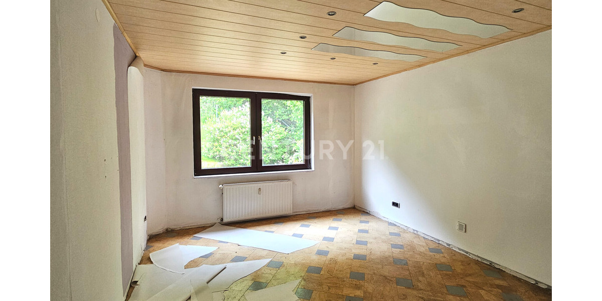 Attraktive Kapitalanlage mit Potenzial: Mehrfamilienhaus mit 6 Eigentumswohnungen & Garagen in Hemer - Mehrfamilienhaus, Wohnhaus Hemer | Angebot:27469088