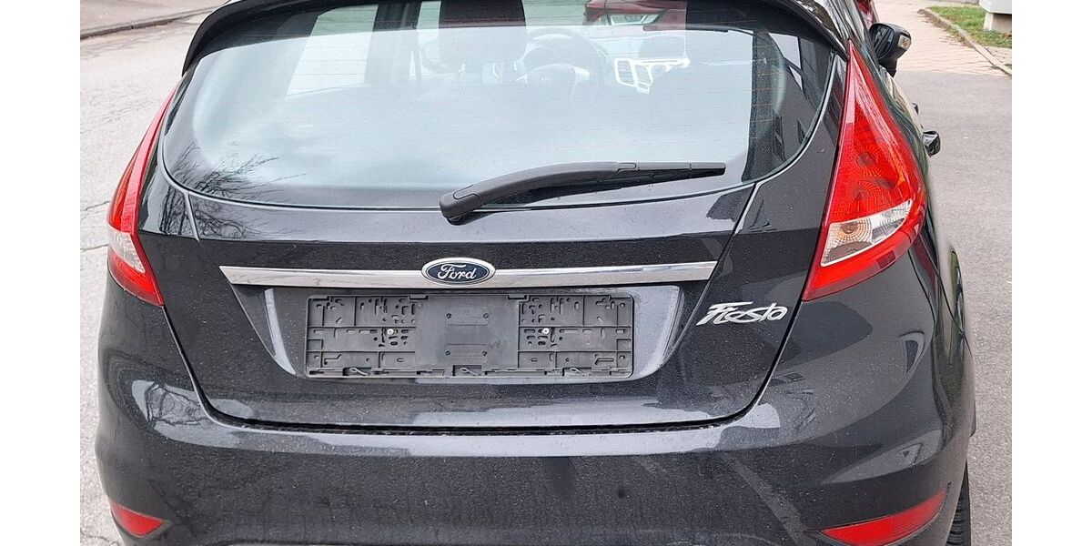 Ford Fiesta 61.000 km 5.500 &euro; Hemer 58675