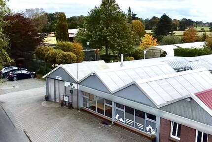 Halle in Esens 1.100 € 241 m²