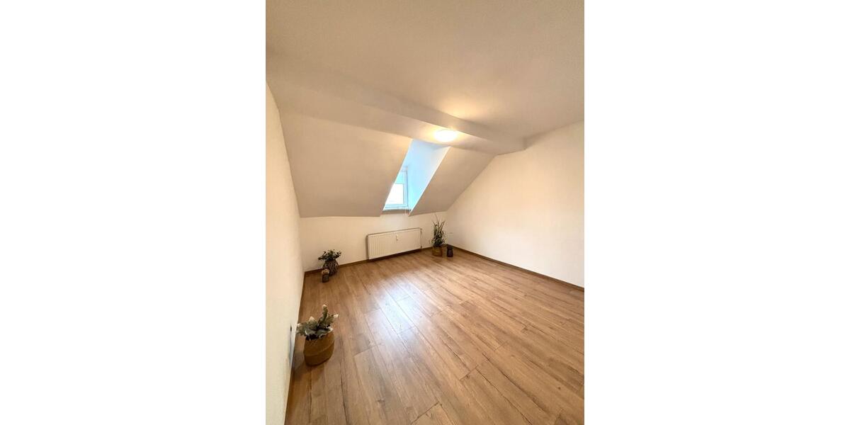 Dachgeschoßwohnung Hagen Hagen-Nord - 3.5 Zimmer, 95 m&sup2;, 139.000&euro; | Angebot:26122125