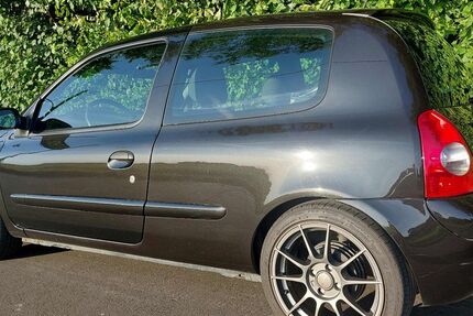 Renault Clio 158.000 km 2.750 &euro; Marl 45772