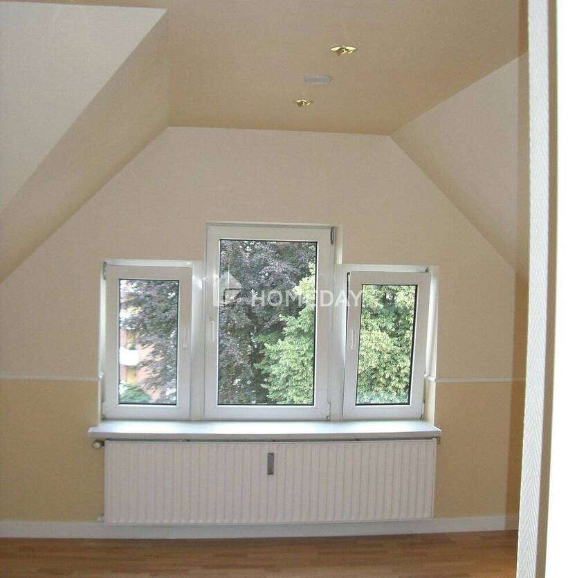 Vermietete Dachgeschoßwohnung mit 4 Zimmern und schöner Ausstattung in Herne-Süd