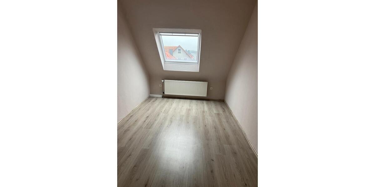 Dachgeschoßwohnung Waltrop - 3 Zimmer, 48 m&sup2;, 300&euro; | Angebot:24815767