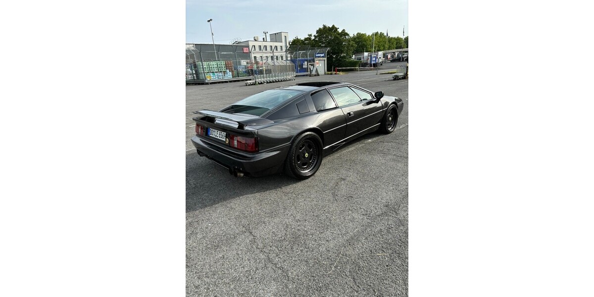 Lotus Esprit S4 82.400 km 65.000 &euro; Dortmund 44135