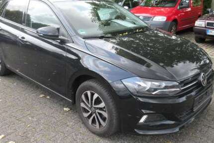 VW Polo Active 1.0 APP CLIMATRONIC ALU APS SITZHEIZUN 57.000 km 14.444 € Bergkamen 59192