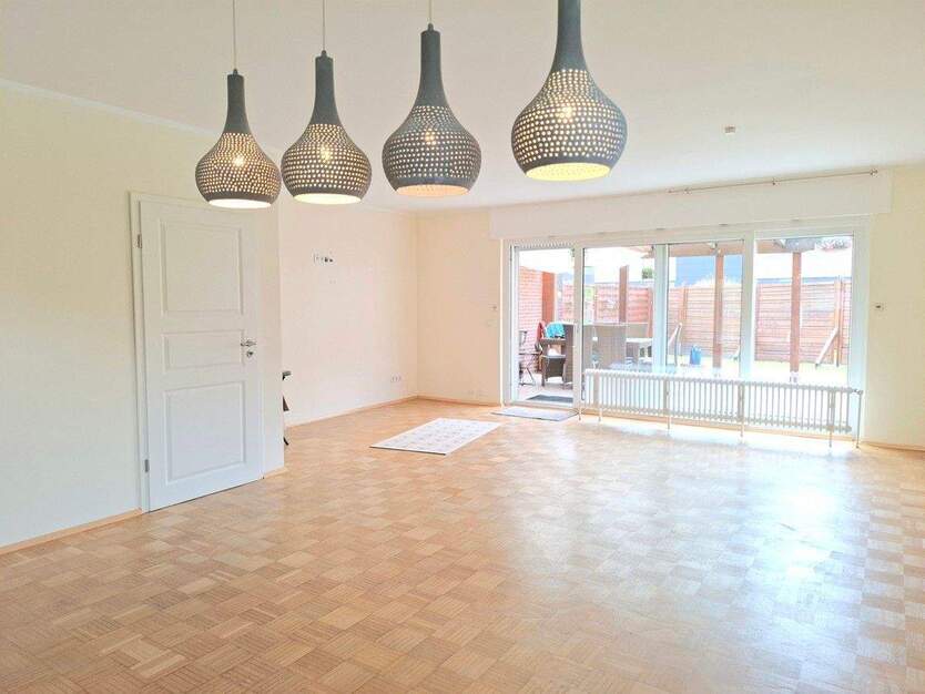 Reihenendhaus in ruhiger Anliegerstraße von Castrop-Rauxel auf Kaufgrundstück. 4 zimmer