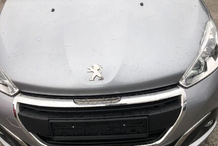 Peugeot 208 81.000 km 6.990 &euro; Dortmund 44135