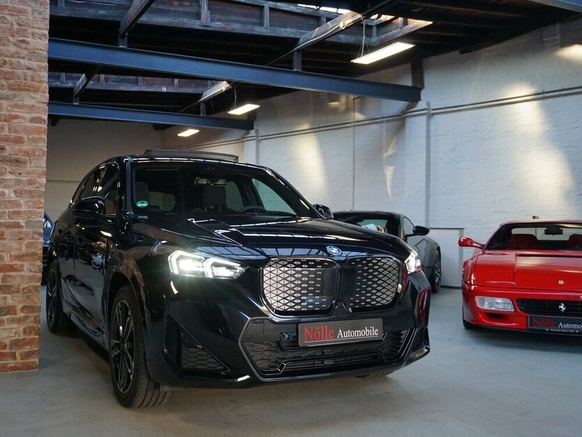 iX1 xDrive30e M Sport Pano HuD 360° H&K 19`