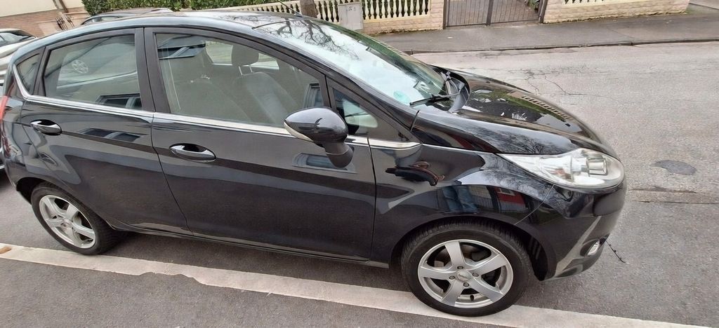Ford Fiesta 62.000 km 5.450 &euro; Hemer 58675