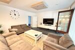 Exklusive vollständige 3-Zimmer-Wohnung mit Balkon Garage