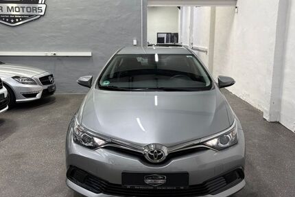 Toyota Auris 74.800 km 10.400 &euro; Iserlohn 58638