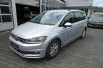 VW Touran Comfortline 2.0 TDI NAVI ALU APS SITZHEIZUN 212.780 km 12.988 € Bergkamen 59192