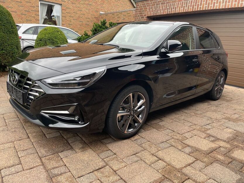 Hyundai i30 24.800 km 18.880 € Hamm 59069