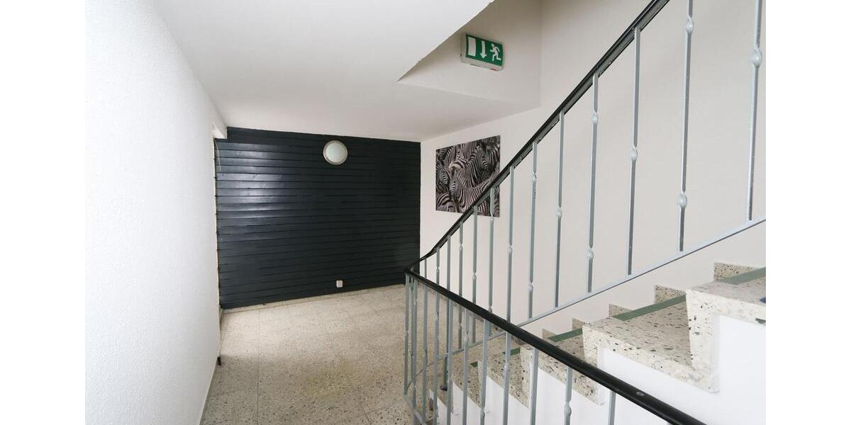 ca. 30,35 m² helle BÜROFLÄCHE mit Parkett für 8,75€m² + Abstellr zimmer