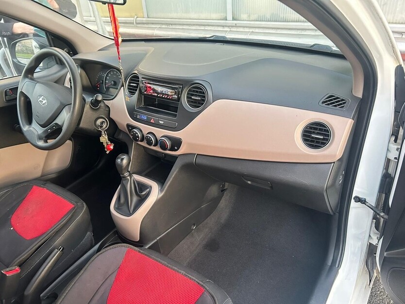 Hyundai i10 60.000 km 6.200 € Essen 45121