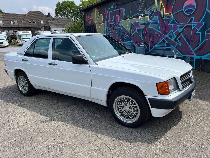 Mercedes-Benz 190 176.000 km 9.870 € Dortmund 44287