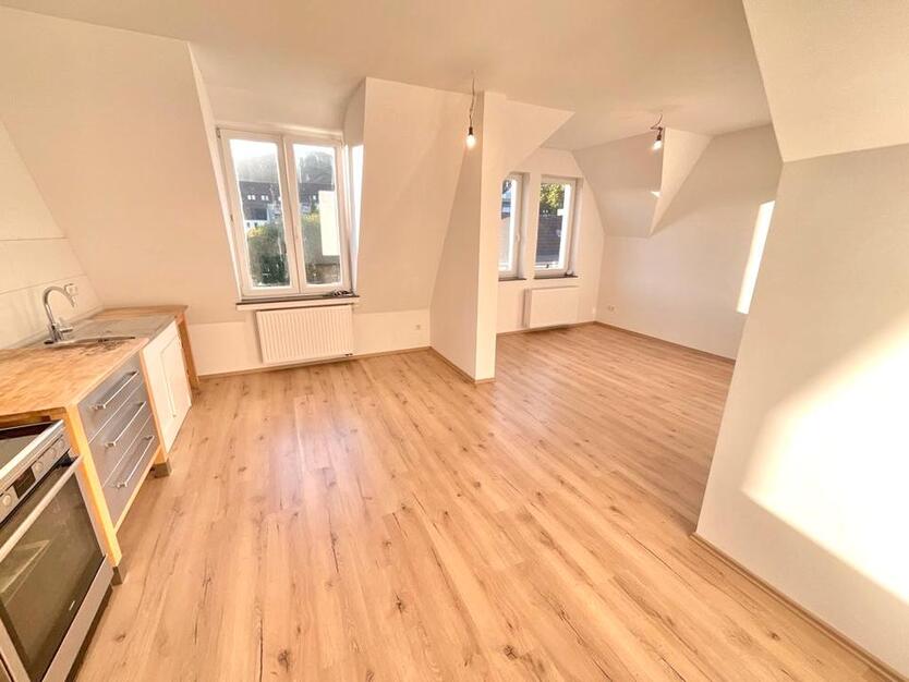 Wunderschöne 4 Zimmerwohnung mit Balkon zimmer