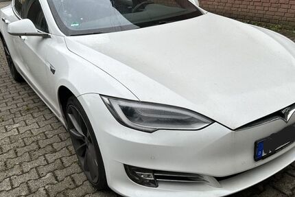 Tesla Model S 132.000 km 29.990 &euro; Wanne-Eickel 44651