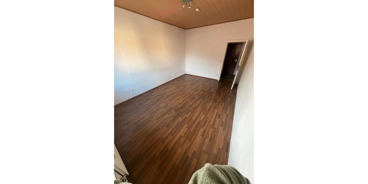 Sehr helle Zentrale Wohnung zu vermieten zimmer