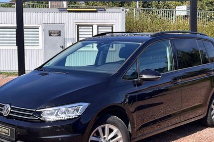 VW Touran 99.531 km 15.700 &euro; Menden (Sauerland) 58706