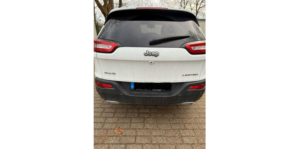Jeep Cherokee 150.000 km 13.900 &euro; Dortmund 44328