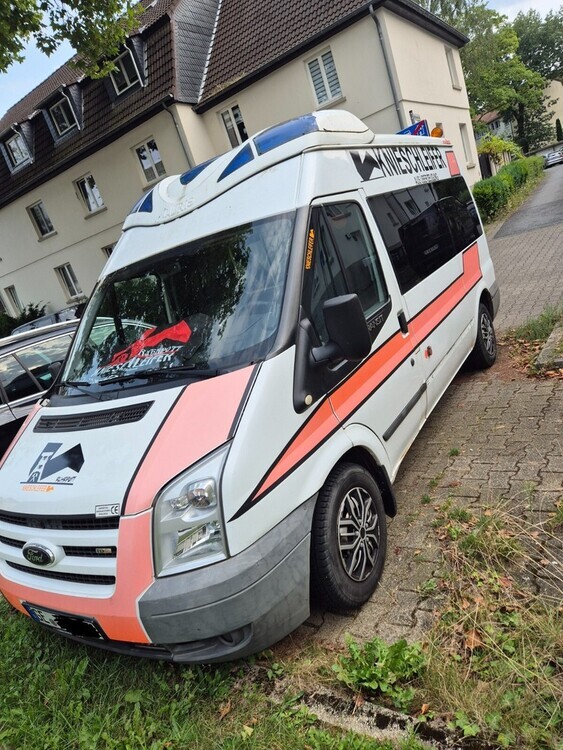 Ford Transit 304.949 km 5.900 € Gelsenkirchen 45879