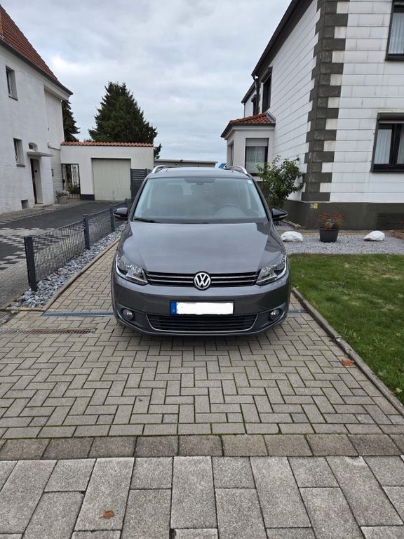 VW Touran 175.000 km 8.990 € WALTROP 45731